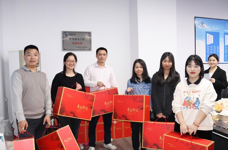 【生日特辑】奋斗忙碌的时光里，华邦瀛与你一起成长！