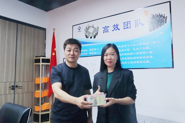 左（曹总）右（尹总）