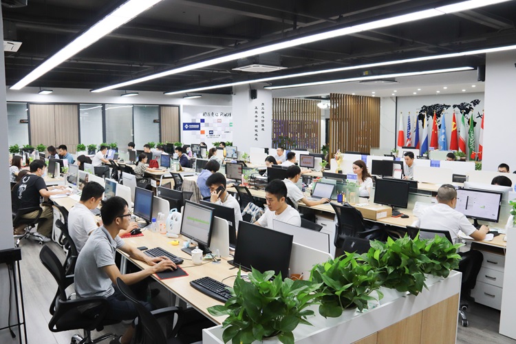 华邦瀛集团工程师团队：技术创新的引领者与践行者