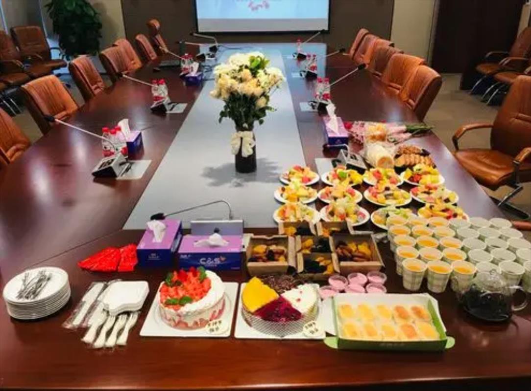 华邦瀛龙年茶话会：凝聚力量，共绘新篇章