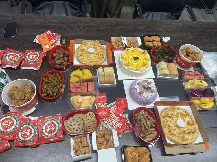 公司生日会：欢乐与团队精神的盛宴