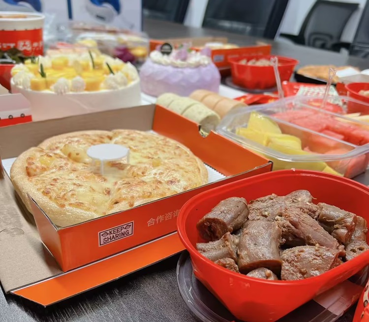公司生日会：欢乐与团队精神的盛宴