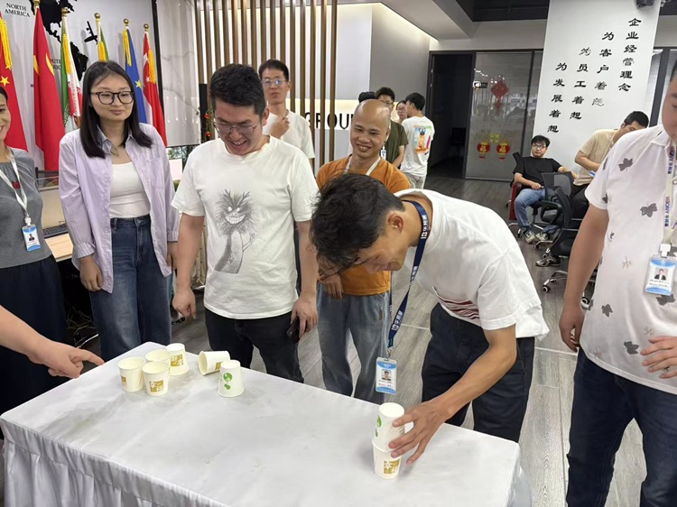活力早会，“杯” 出精彩｜华邦瀛纸杯叠高 PK 赛纪实