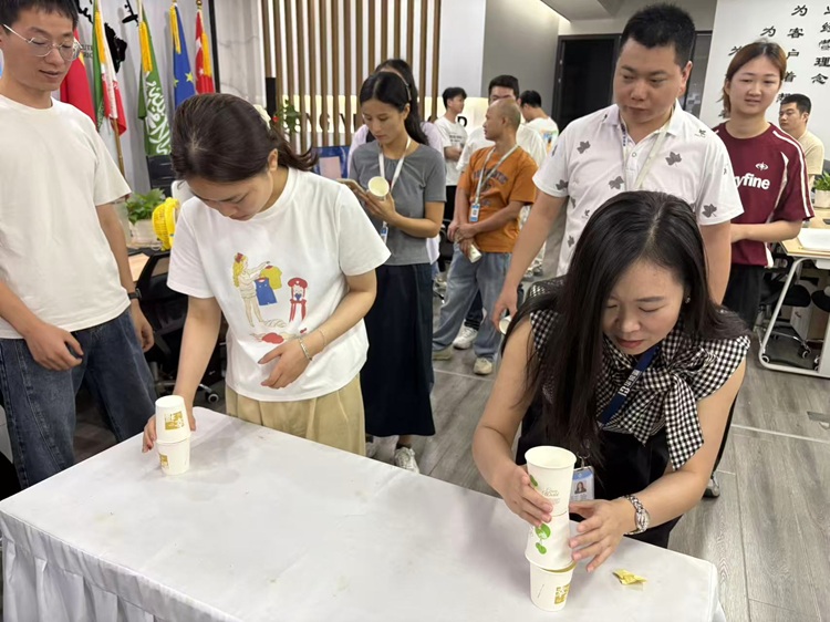 活力早会，“杯” 出精彩｜华邦瀛纸杯叠高 PK 赛纪实